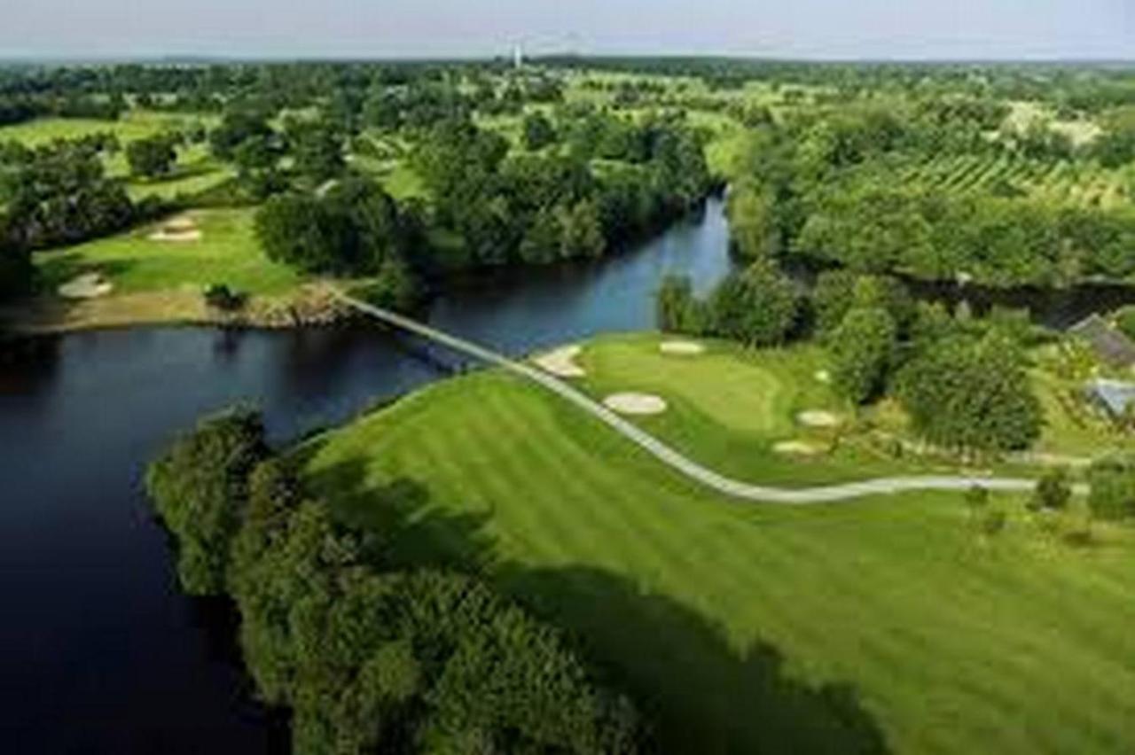 Les Cottages Du Golf Le Tronchet  Exterior photo